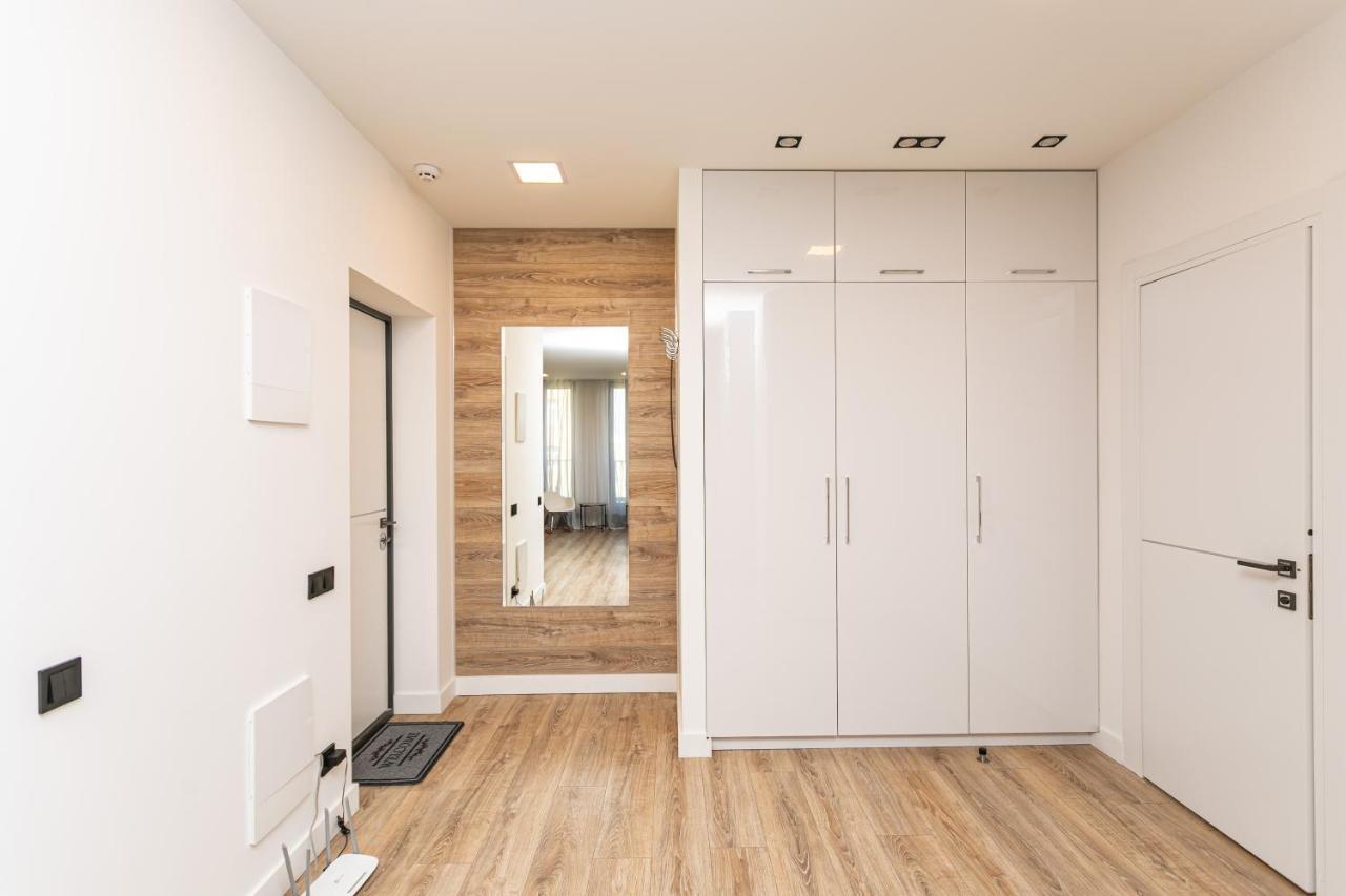 Petrovdom 190-199-216 In Spacious Apartments At Rc New York Concept House 키예프 외부 사진