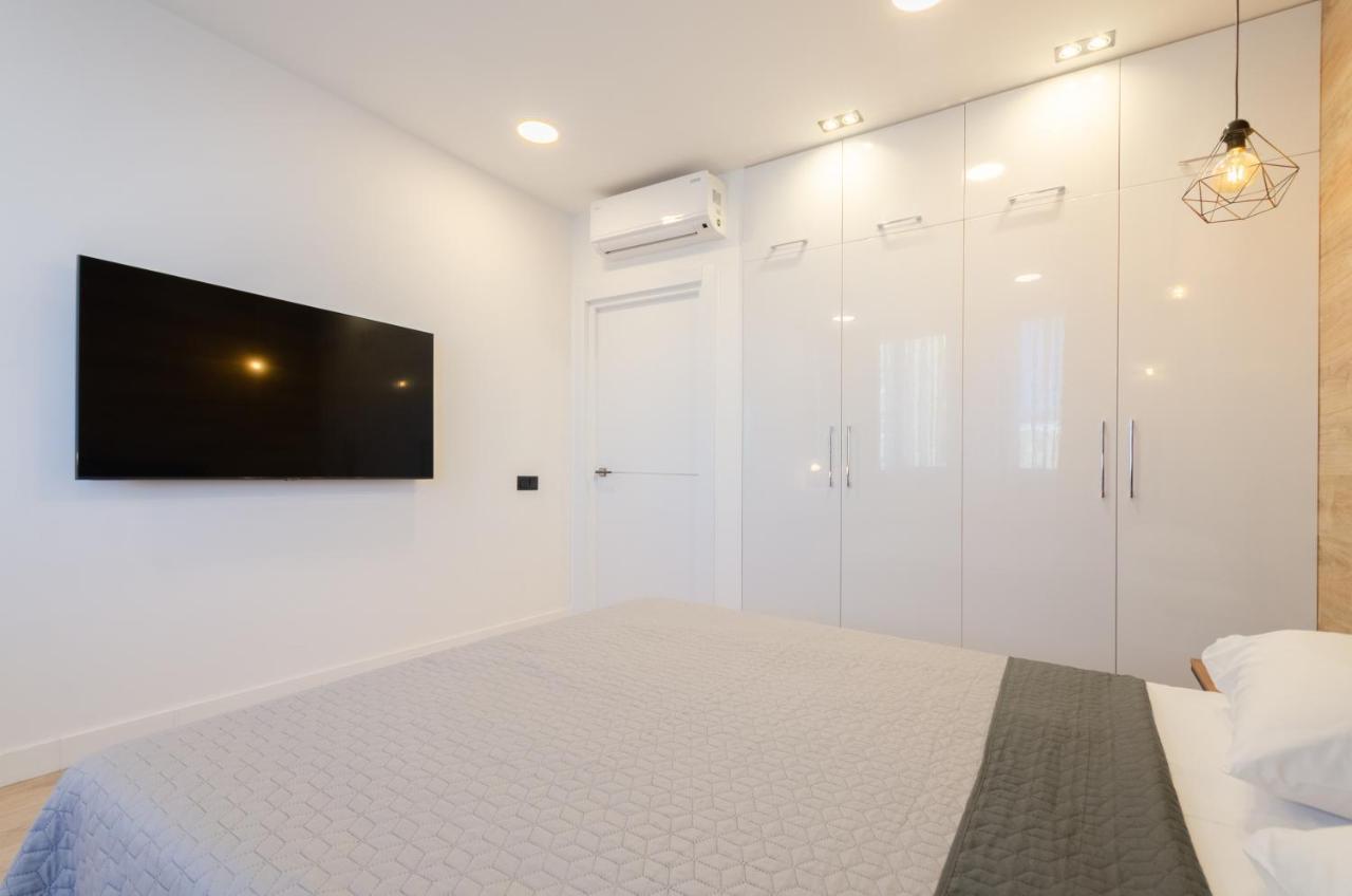 Petrovdom 190-199-216 In Spacious Apartments At Rc New York Concept House 키예프 외부 사진